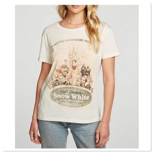 Chaser Women’s Disney X Snow White Short Sleeve Graphic Tee Shirt Top